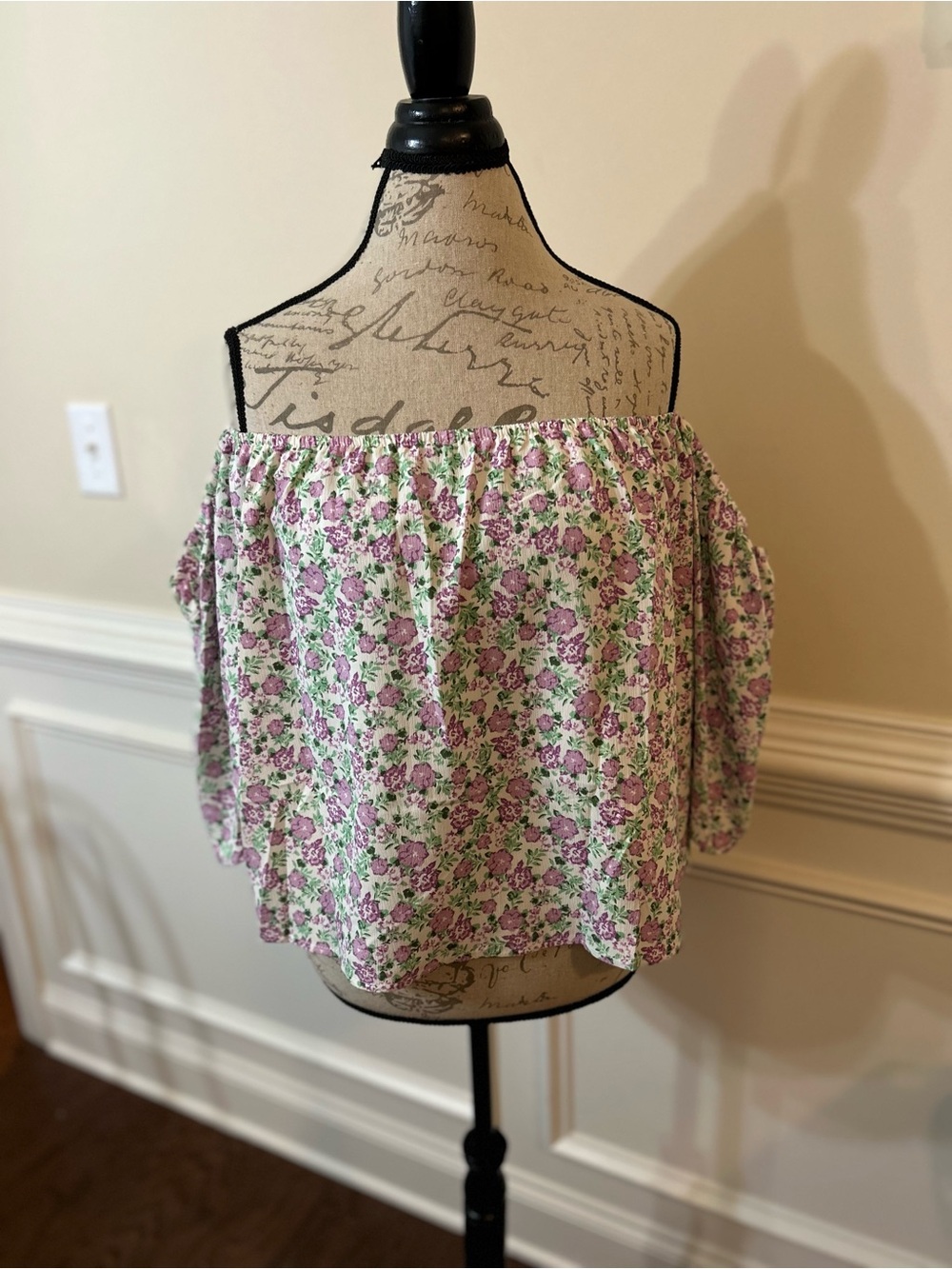 Off-Shoulder Floral Blouse in Lavender and White